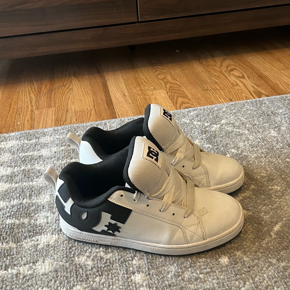 DC shoes